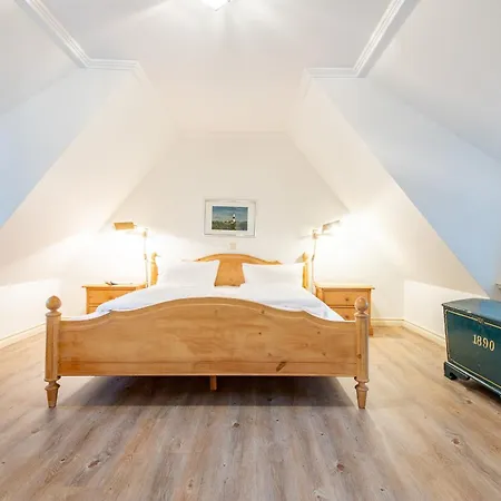 Friesenhaus Kaeptn Hahn Hausteil 05 Semesterbostad